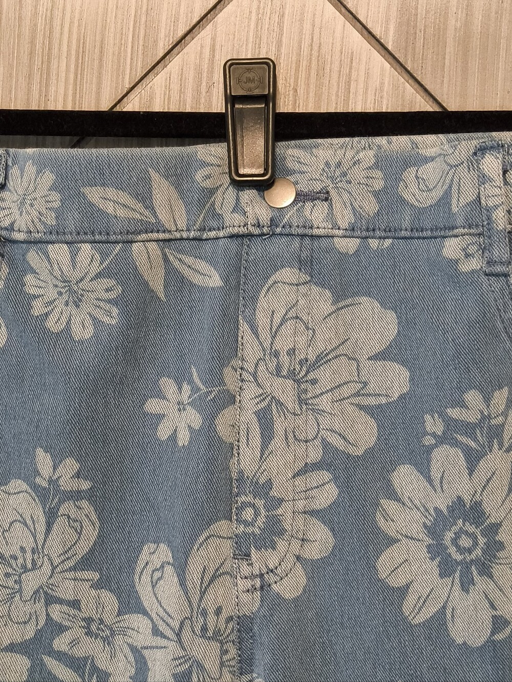 Time and Tru XXL 20 Blue Floral Denim Skinny Jeans Cottagecore Plus Size - Picture 3 of 5